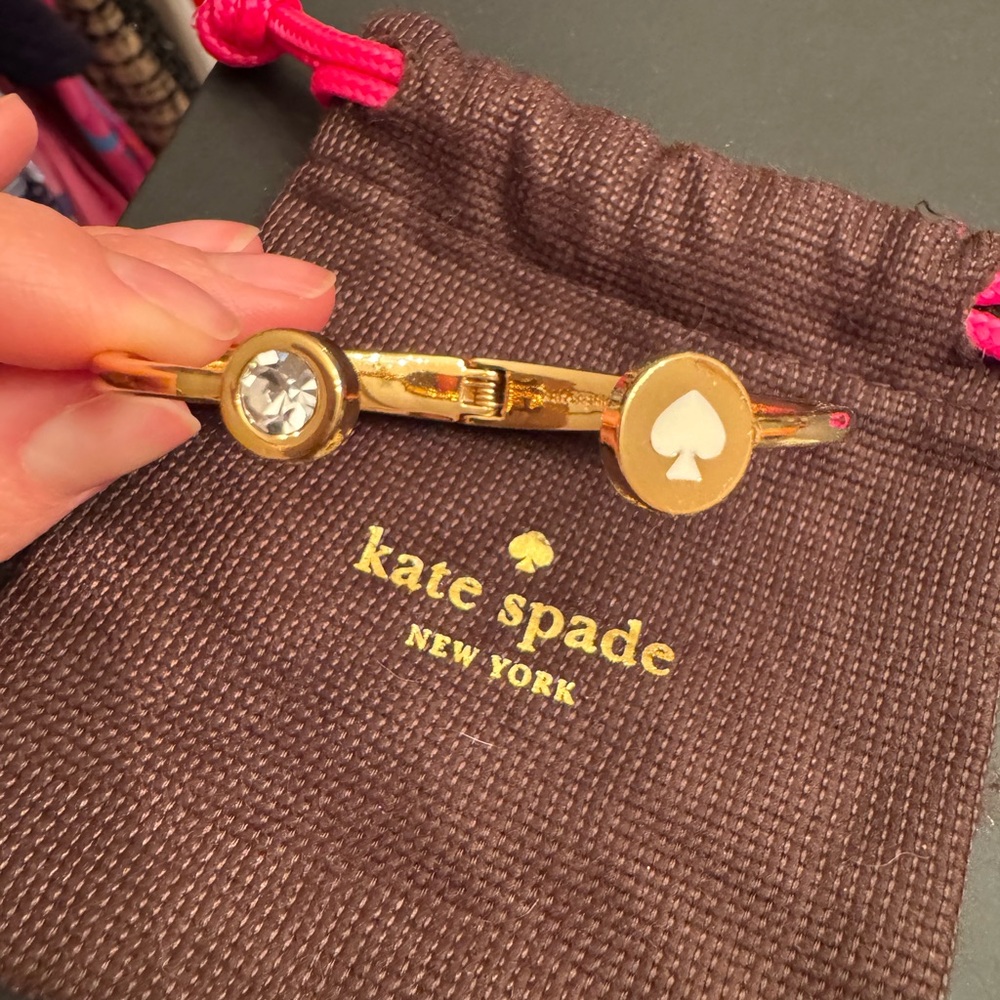 EUC! Kate Spade hinge bangle. One size. Jewelry bag included.